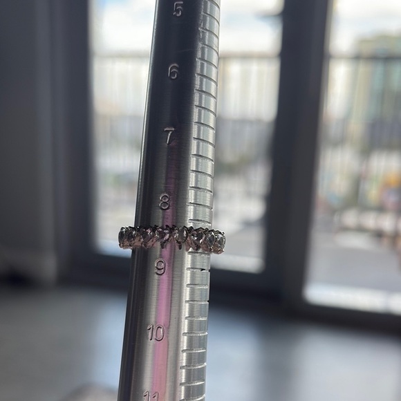 Silver Women's Ring with heart shaped gemstones Eternity design - Picture 3 of 15